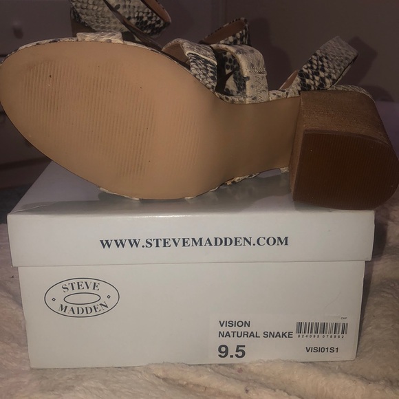 🎉NEW W/ BOX🎉 STEVE MADDEN VISION BLOCK HEELS - Picture 3 of 3